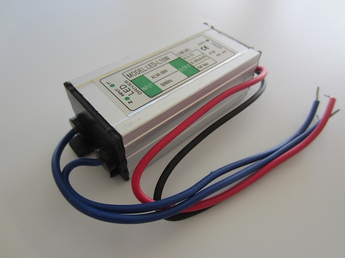 LED srovės stabilizatorius Trasformatorius-draiveris IP 65 AC268V DC 9-12V 900mA