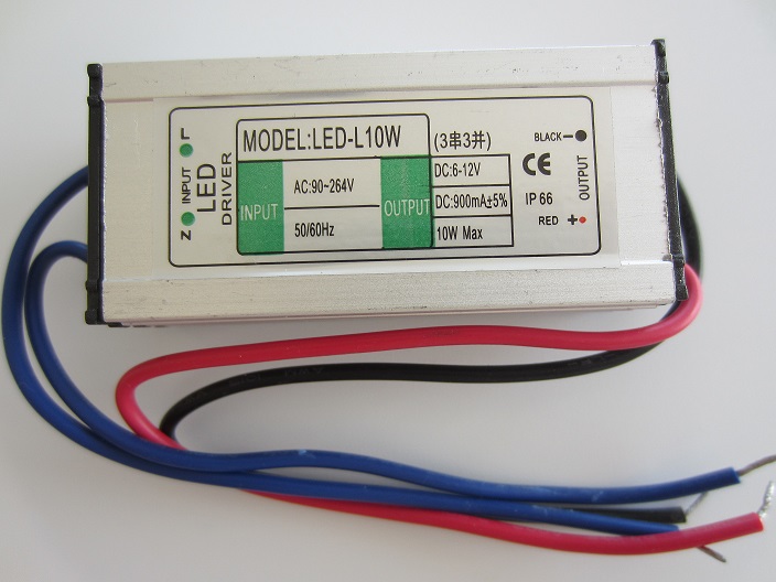 LED srovės stabilizatorius Trasformatorius-draiveris IP 68 AC220V DC 9-12V 900mA